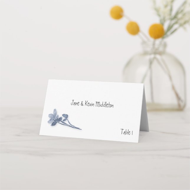 Tarjeta de lugar de Boda floral azul suave (Anverso)