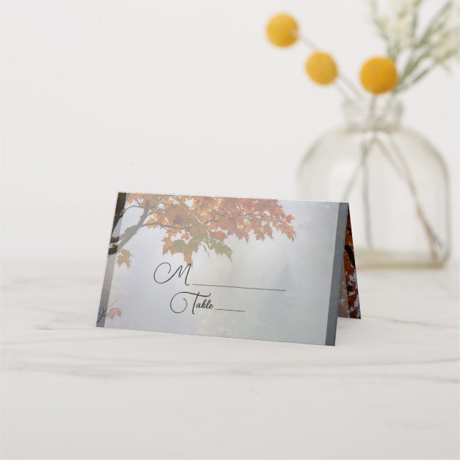 Tarjeta de lugar de boda rústica de hojas de otoño (Anverso)