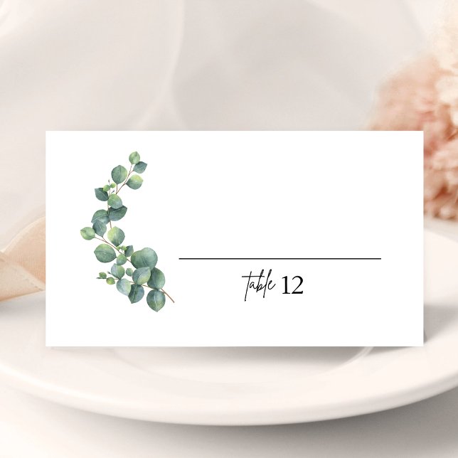 Tarjeta de Lugar Doblada de Boda de Eucalipto Rúst (Rustic eucalyptus folded place card guides guests with charm and a personal touch.)
