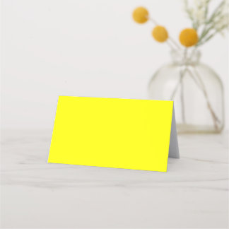 Tarjeta de lugar plegado amarillo brillante