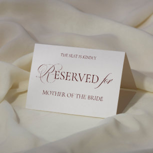Tarjeta de lugar reservado para boda de crema y bu