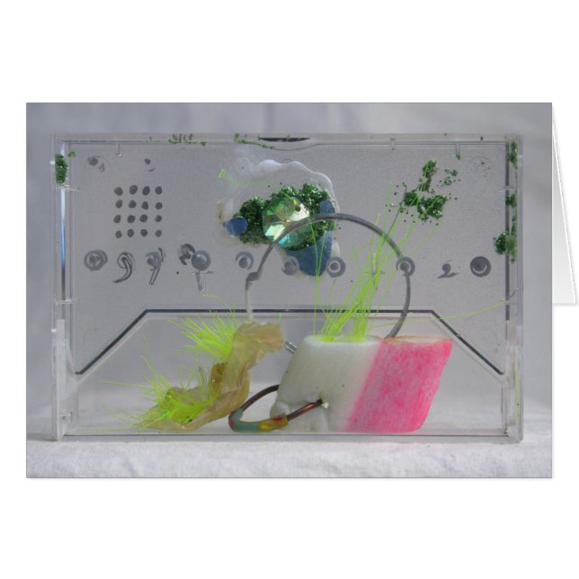 Tarjeta de medios mixtos Geek Gem K7 1986 (Anverso (Horizontal))