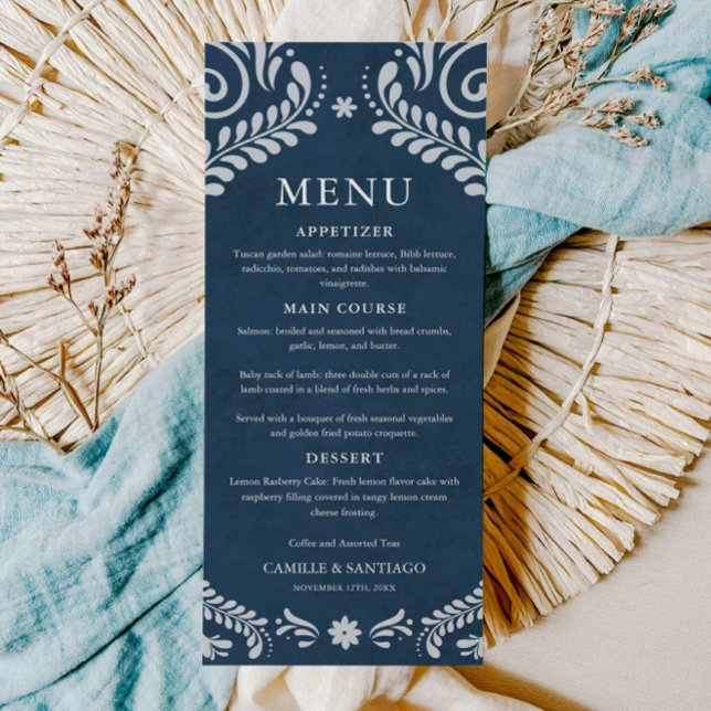 Tarjeta de menú Boda mexicana Blue Talavera (Blue Papel Picado Wedding Menu Card)