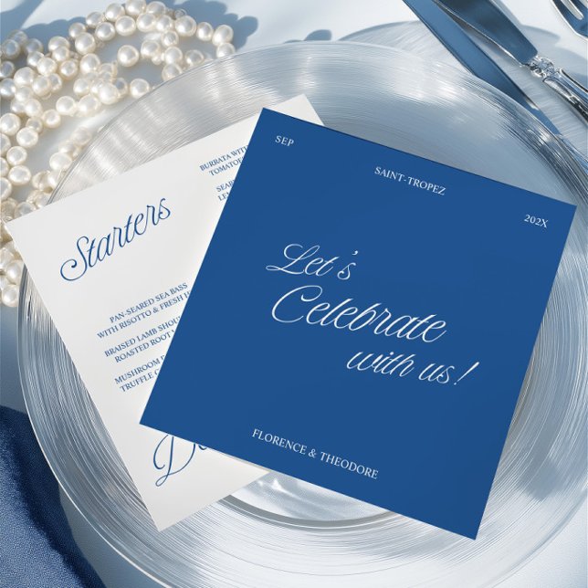 Tarjeta de menú de boda con escritura moderna en a (Modern Blue & White Script Wedding Menu Card)