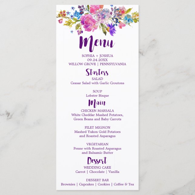 Tarjeta de menú Monograma Boda de flores moradas y (Anverso)