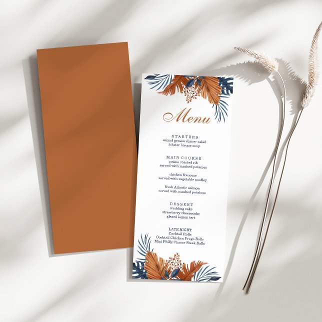 Tarjeta de menú Rustic Brown and Midnight Blue Mon (Rustic Brown and Midnight Blue Monstera Menu Card on a sunny white table with a dry wildflower.)
