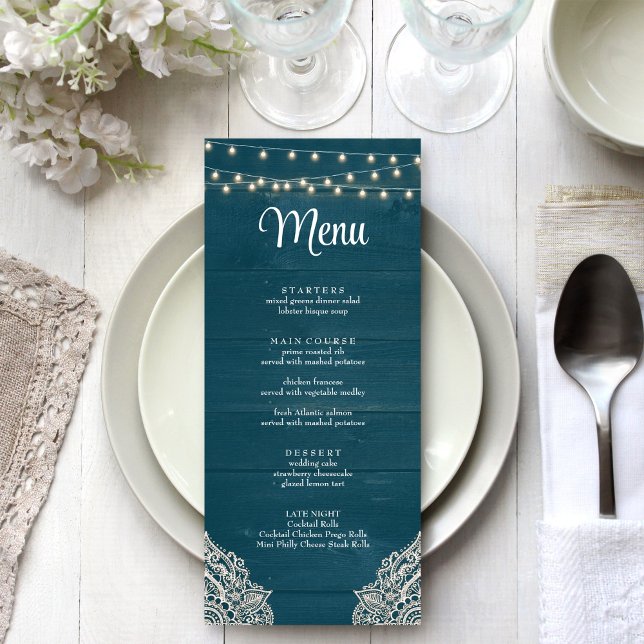 Tarjeta de menú Rústica oscura Verde azulada (Dark Teal Rustic Elegance Menu Card on a white silver boho wedding table.)