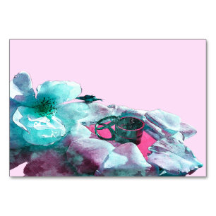 Tarjeta De Mesa Anillos con pétalos de rosa blancos
