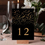 Tarjeta De Mesa Aves elegantes de un Boda de pluma<br><div class="desc">Estas sencillas y elegantes tarjetas de numero de la mesa de bodas cuentan con una bandada de pájaros en un falso Relieve metalizado de oro sobre un fondo negro puro. Elegante,  elegante,  moderno y único - fácil de personalizar para su día especial!</div>