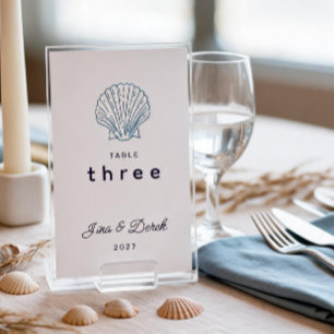 Tarjeta de mesa azul blanco de boda en destino