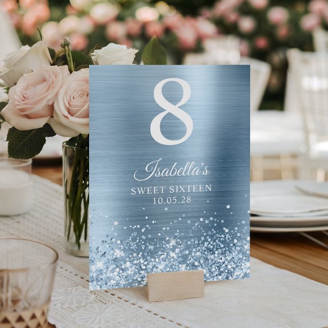 Tarjeta De Mesa Azul Claro Brillante Dulces Dieciséis (Glittery Light Blue Sweet Sixteen Table Number)