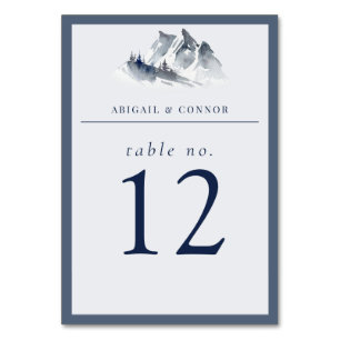 Tarjeta De Mesa Azul Gris Blanco Elegante Montaña Brumosa