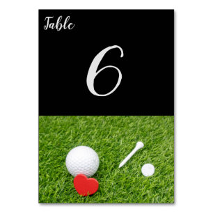 Tarjeta De Mesa Baloncesto de golf con tee y corazón rojo en boda 