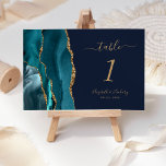 Tarjeta De Mesa Boda azul de la Marina de la Marina de Oro verde a<br><div class="desc">El borde izquierdo de esta elegante y moderna tarjeta boda número de mesa cuenta con un verde azulado borde de barra de acuarela azul recortado con un falso purpurina de oro. El texto del personalizable combina la escritura a mano de color dorado, las letras cursivas y las fuentes de copperplate...</div>