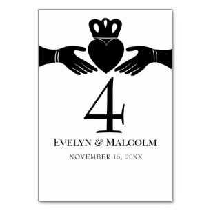 Tarjeta De Mesa Boda blanco y negro simple del anillo de claddagh 