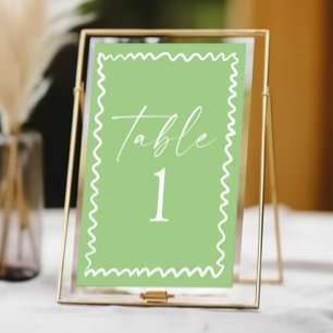 Tarjeta De Mesa Boda caprichosa con borde ondulado de color verde