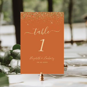Tarjeta De Mesa Boda con borde de purpurina dorada y naranja quema