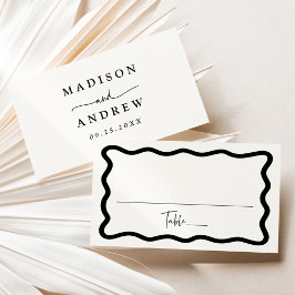 Tarjeta De Mesa Boda con marco ondulado moderno de crema y negro