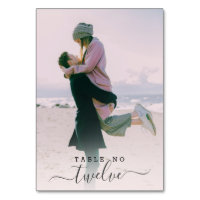 Boda con permiso de mano para fotografía de pareja