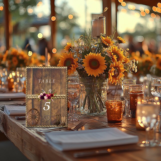 Tarjeta De Mesa Boda Country Western Rosas Rojas y Rosadas Rueda d (Subido por el creador)