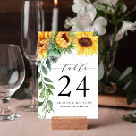 Tarjeta De Mesa Boda de acuarela de girasol moderno<br><div class="desc">¿Estás usando girasoles en tu ramo o en tus decoraciones de la pieza central? Entonces te encantarán estas modernas tarjetas de numero de mesa boda de girasol acuarela. La tarjeta cuenta con una cascada de girasoles acuáticos a la izquierda y un diseño moderno con letras a mano. Estos son geniales...</div>