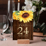 Tarjeta De Mesa Boda de acuarela de madera rústica de girasol<br><div class="desc">Si te gustan los girasoles,  te encantará este entorno rústico de madera con grandes girasoles acuáticos en la parte superior. El tipo de letra coincide con las flores con el amarillo claro.</div>