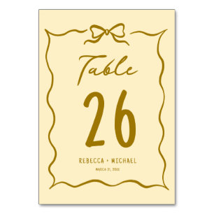 Tarjeta De Mesa Boda de arco dibujado a mano de color amarillo man