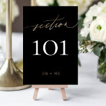 Tarjeta De Mesa Boda de caligrafía de oro amarillo tuxedo negro<br><div class="desc">Tuxedo color amarillo negro caligrafía dorada número de mesa Boda moderno - moderno e impresionante - parte de una colección *no Relieve metalizado real</div>