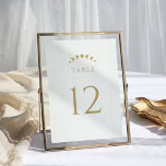 Tarjeta De Mesa Boda de la luna celeste de oro<br><div class="desc">Guíe a sus huéspedes con los "Números de la Mesa Boda de la Luna Celestial de Oro". Contra un fondo blanco y limpio,  los elementos celestes dorados. Las fases de la luna sutilmente integradas en el diseño simbolizan la progresión de las mesas,  creando un viaje celeste para sus huéspedes.</div>