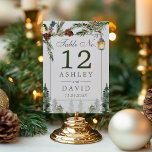 Tarjeta De Mesa Boda de linterna botánica de pinos rústicos de inv<br><div class="desc">Número de tabla de Bodas de linternas botánicas de pino rústico invernal. Hermosa y elegante mesa de bodas de invierno con linterna de nieve con ramas rústicas de pino botánico y pinos. Este diseño boda moderno y personalizado se puede personalizar fácilmente con sus propios detalles bodas.</div>