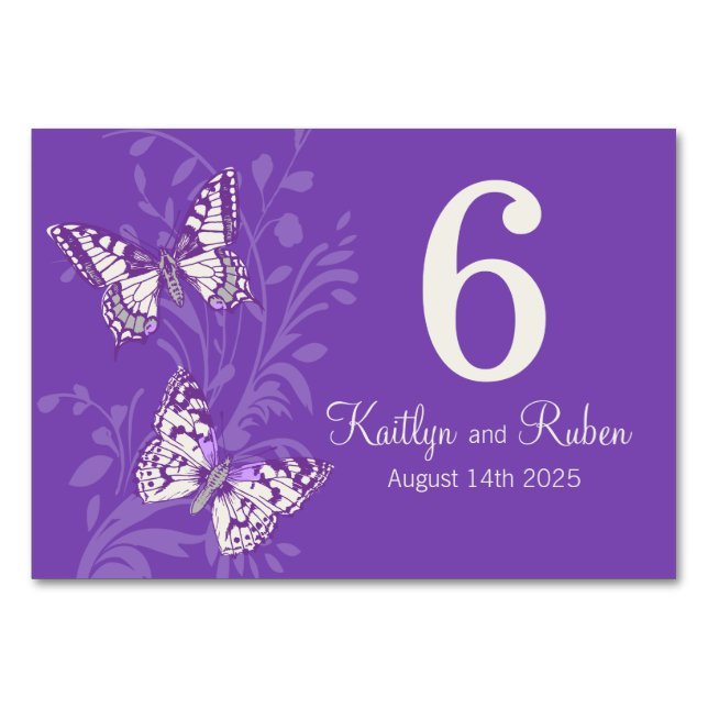 Tarjeta De Mesa Boda de mariposas gráficas nombre fecha púrpura (Reverso)
