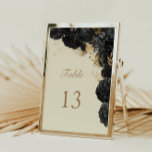 Tarjeta De Mesa Boda de Rosas de color oro negro<br><div class="desc">Nuestra colección "Boda de Rosas góticos" incluye rosas de color negro acuático junto con follaje dorado para una ecléctica colección de productos para diferentes ocasiones. Consulta nuestra tienda para ver más artículos de esta colección o contacta con nosotros a través de char o email para encontrar productos personalizados.</div>