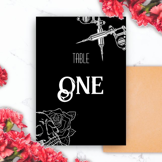 Tarjeta De Mesa Boda de tatuaje de cráneo negro y blanco (Black and White Skull Tattoo Wedding Table Number)