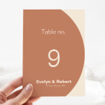 Tarjeta De Mesa Boda formal Minimalista del Arco de Terracota<br><div class="desc">Este minimalista boda formal de arco de terracota es perfecto para un boda rústico. El diseño presenta una bonita fuente para embellecer tu evento.</div>