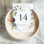 Tarjeta De Mesa Boda geométrico de oro de Borgoña<br><div class="desc">Este número de mesa de boda geométrico de oro burdeos es perfecto para una boda de invierno. El elegante diseño de boho cuenta con una marina acuarela, flores color rosa rubor y flores enológicas con detalles artísticos pintados con lápices. Este es un número de tabla de doble cara. Agregue cada...</div>
