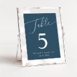 Tarjeta De Mesa Boda mínimo verde azulado<br><div class="desc">Número mínimo y elegante de la tabla de bodas con un texto de escritura moderno que dice "Tabla" en la parte superior sobre un fondo verde azulado.</div>