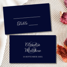 Boda moderna con azul marino y letra script platea