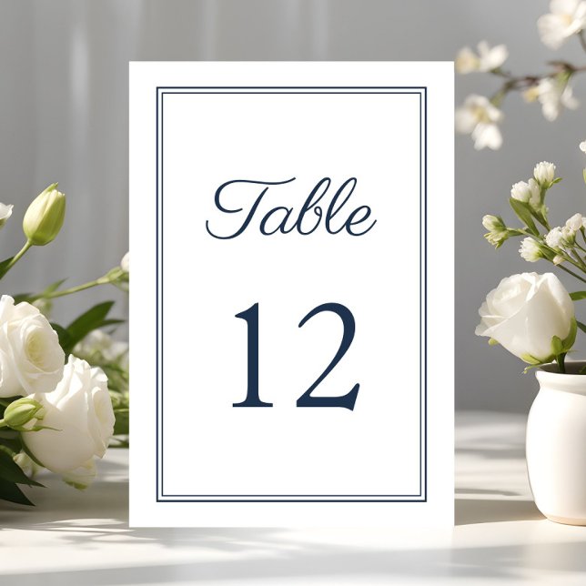 Tarjeta De Mesa Boda moderna elegante azul marino script (Modern Elegant Navy Blue Script Wedding Table Number)