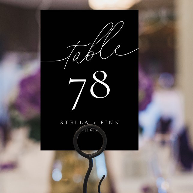 Tarjeta De Mesa Boda negro con guión elegante moderno (Modern Elegant Script Black Wedding Table Number)