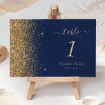 Tarjeta De Mesa Boda perimetral Purpurina de oro azul de la Marina<br><div class="desc">El borde izquierdo de este elegante y moderno número de mesa boda tiene un diseño purpurina de imitación dorada. El texto del personalizable combina la escritura a mano de color dorado pálido,  el copperplate y las tipografías cursivas en un fondo azul marino.</div>