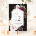 Tarjeta De Mesa Boda Vintage Floral<br><div class="desc">Una romántica carta vintage floral con hermosas ciruelas ricas y rosa pálido botánico con una forma geométrica moderna,  marco dorado rosa y monograma de pareja.</div>