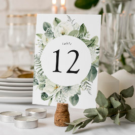 Tarjeta De Mesa Bodas con flores blancas y vegetación exuberantes