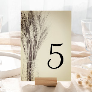 Tarjeta De Mesa Cebada seca en un Boda de la granja de botellas