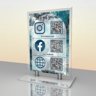 Tarjeta de mesa con código QR y letrero elegante d