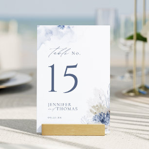 Tarjeta De Mesa Corales de color azul y conchas de playa Boda