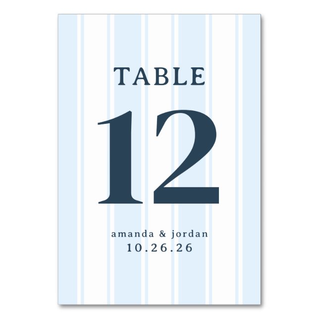 Tarjeta de mesa de boda con serif azul elegante (Anverso)