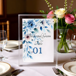 Tarjeta de mesa de boda floral azul elegante