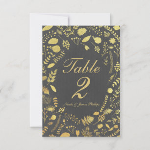 Tarjeta de mesa de boda floral gris carbón y dorad