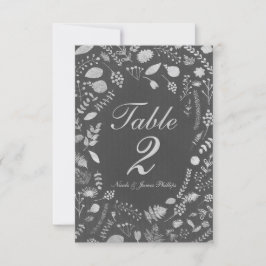 Tarjeta de mesa de boda floral gris carbón y plata