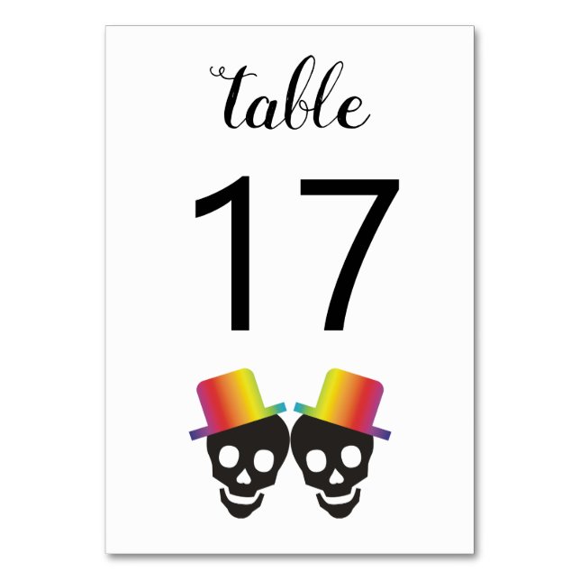 Tarjeta De Mesa Dos novios de cráneo con arcos de boda gay (Anverso)